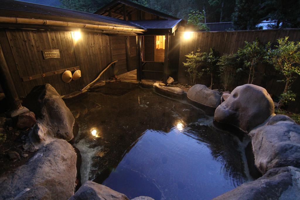 Hotel Yufuin Ryoan Wazanho Oita Exterior foto